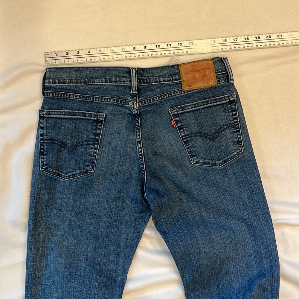 Levi Strauss & Co. Men's 514 Jeans -  32W x 34L - Used - Picture 4 of 7